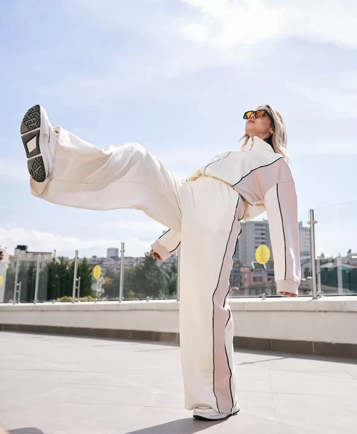 Marka Model Beyaz Eşofman Takımı - Görsel 2