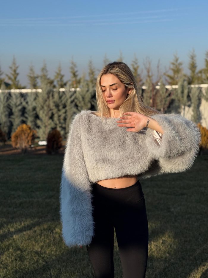 Marka Model Gri Crop Sweat (Peluş) - Görsel 2