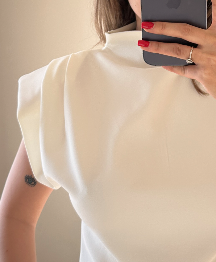 Vatkalı Beyaz Bluz - Görsel 3