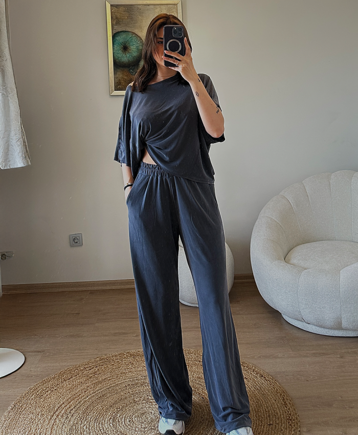 Marka Model Gri Takım - Görsel 3