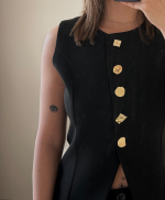 Düğme Detay Siyah Yelek - Görsel 3